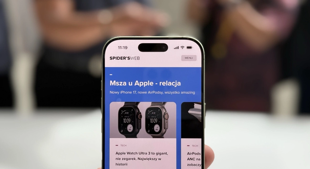 Kupujesz nowy smartfon, a tam zainstalowana karta SIM. Tego jeszcze nie było