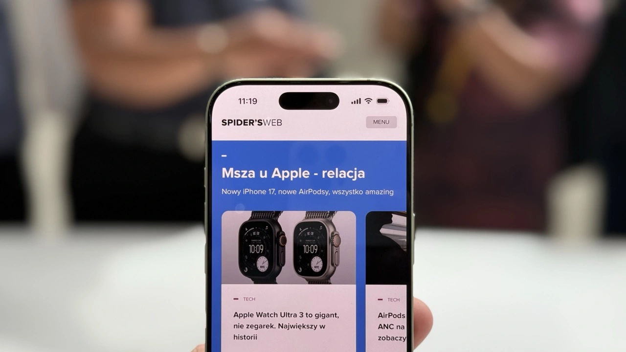 Kupujesz nowy smartfon, a tam zainstalowana karta SIM. Tego jeszcze nie było