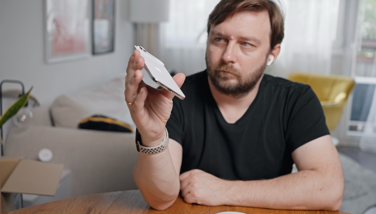 Apple naprawia cienkiego iPhone’a. Jeden aparat to skandal