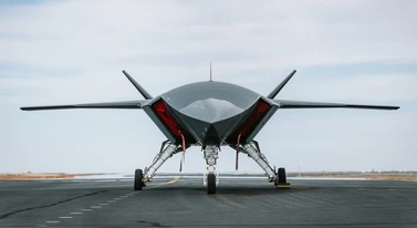 Kuszą Polskę legendarnym myśliwcem. Do pakietu dorzucają drony