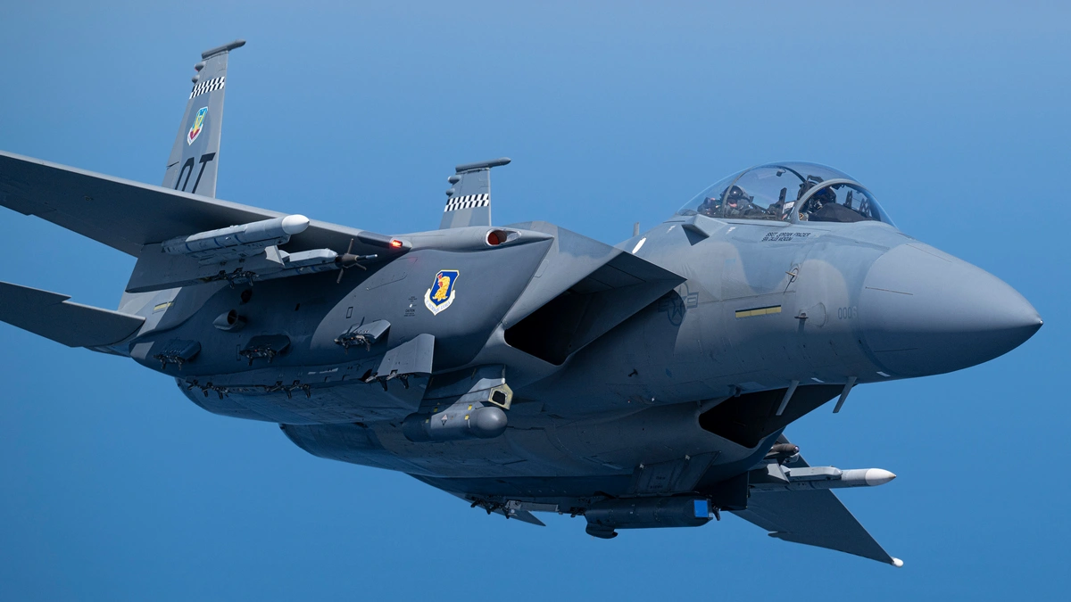 Polski generał usiadł za sterami F-15EX, najnowszej wersji legendarnego myśliwca, który może być kolejnym zakupem naszej armii.