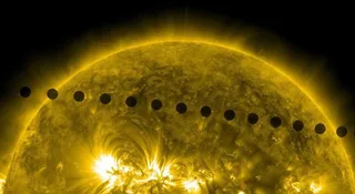 Kometa 3I/Atlas może być koniem trojańskim o wyglądzie naturalnej komety, ale niosącym zagrożenie w swoim wnętrzu - napisał fizyk z Harvardu Avi Loeb.