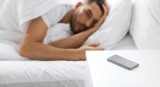 Nie potrzebujesz nowej aplikacji do snu, tylko nowego materaca. Sprawdź, jak wybrać model, który zapewni Ci prawdziwą regenerację