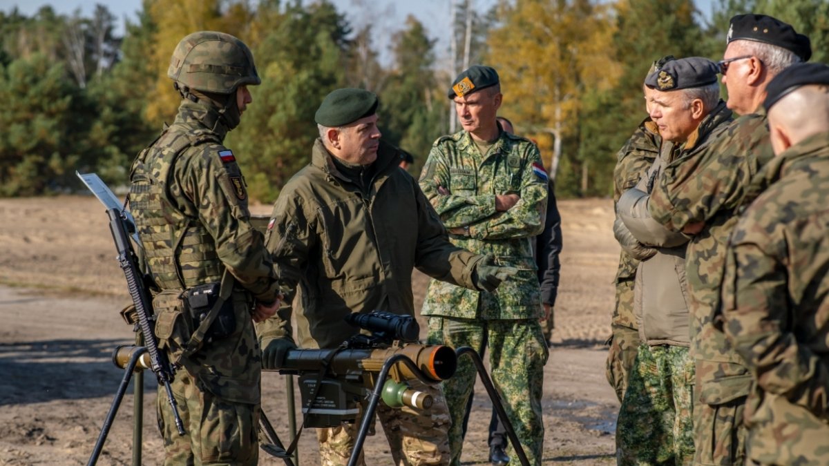 Apacze, F-35 i tarcza na drony. Holandia i Polska zacieśniają sojusz