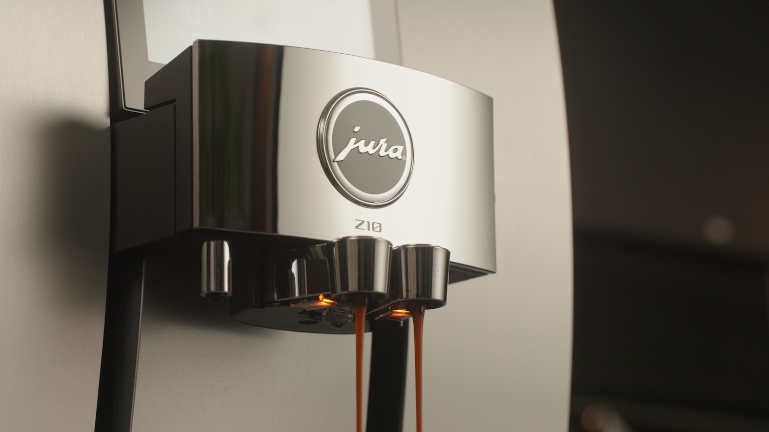 Nie musisz już iść do kawiarni. Ten ekspres zrobi prawie każdą kawę