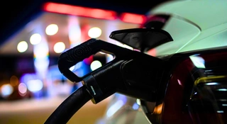 Samochód EV ładowany raz na tydzień? Chiny już to testują
