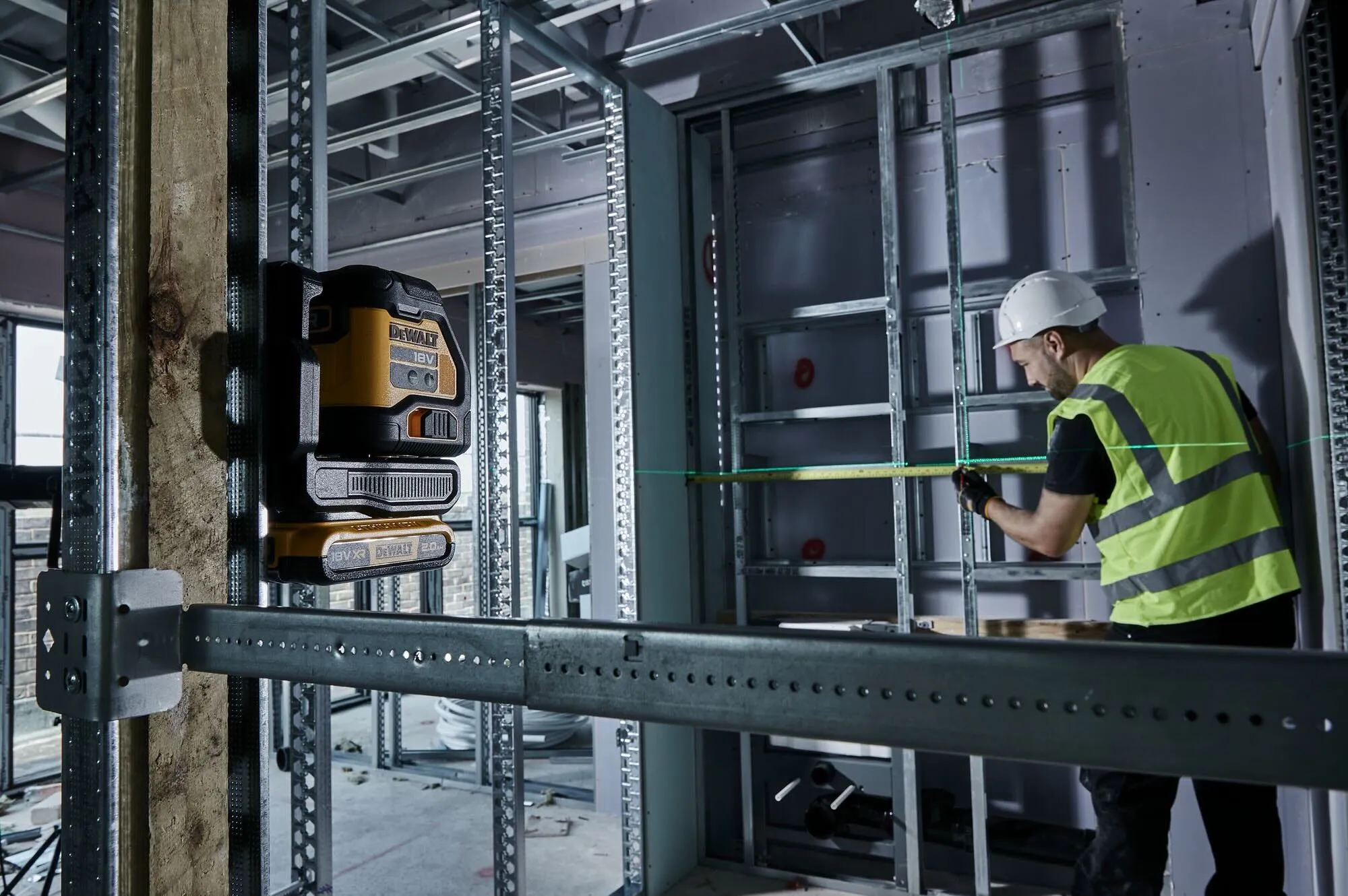 Technologia na budowie, jaki laser krzyżowy wybrać?