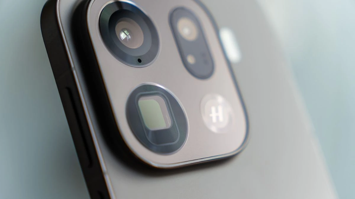 7500 mAh w smartfonie. OPPO Find X9 idzie po iPhone'a i Xiaomi