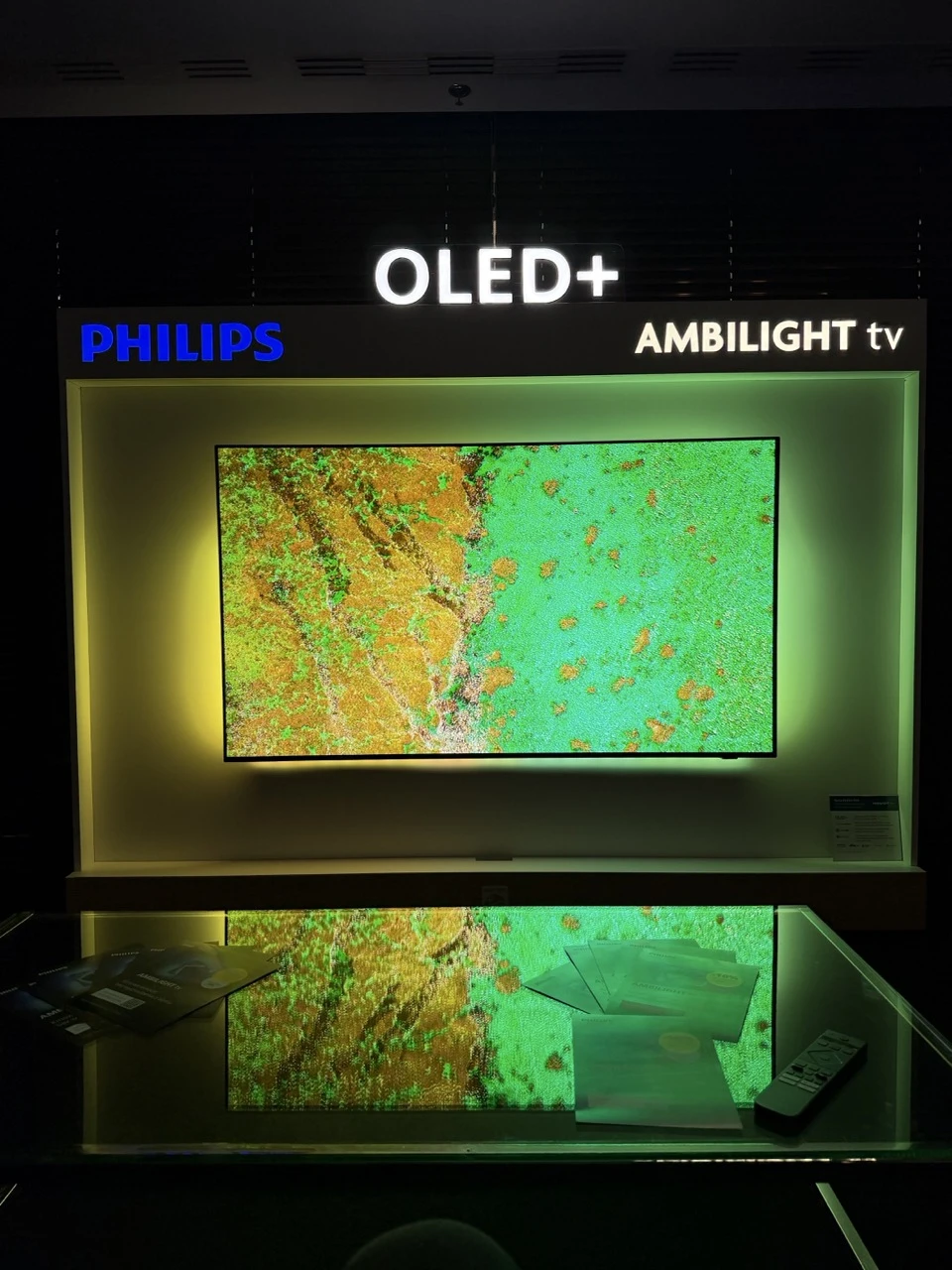 https://cdn-sw.spidersweb.pl/2025/10/philips-oled-plus-950-07.jpeg