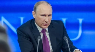 Putin podpisuje konwencję, krytycy mówią o inwigilacji