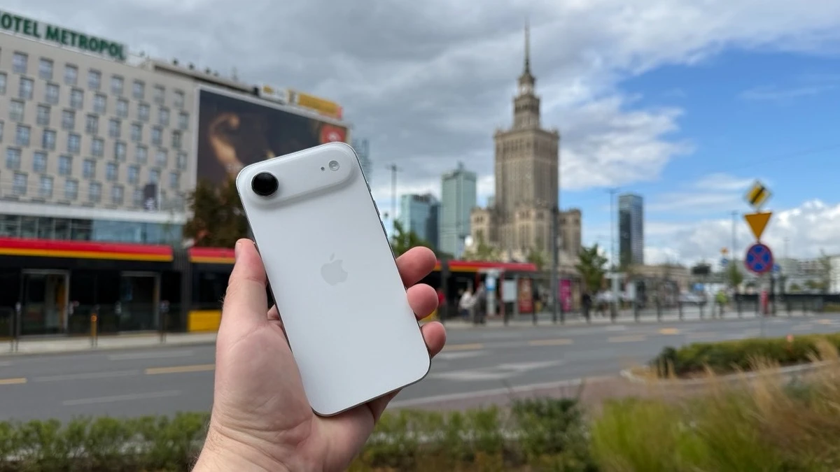 składany iphone wyświetlacz