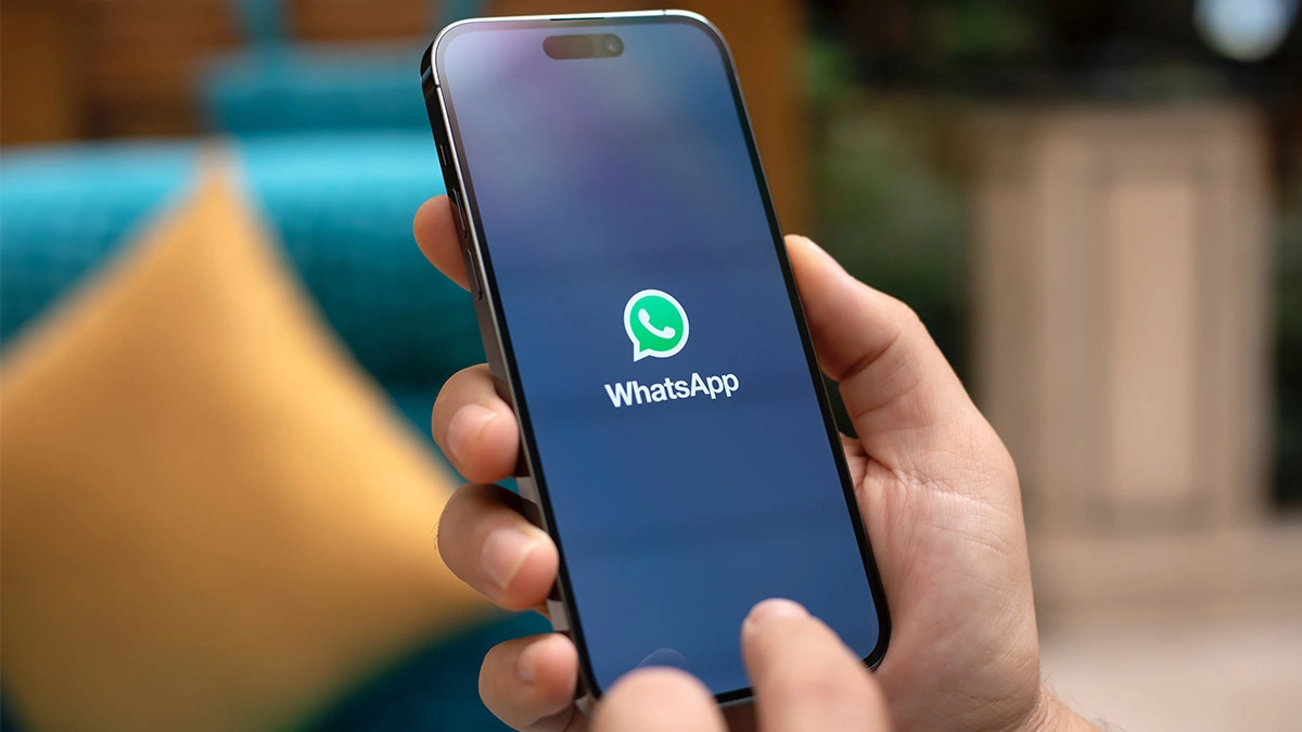 How to recover deleted and old WhatsApp messages