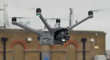 Policja chce, by to dron był pierwszy na miejscu przestępstwa. Testy właśnie ruszyły