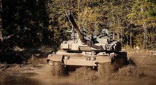 Polscy inżynierowie opracują aktywny system ochrony dla naszych Abramsów, K2 i Rosomaków. Ma to być dosłownie niewidzialna tarcza.