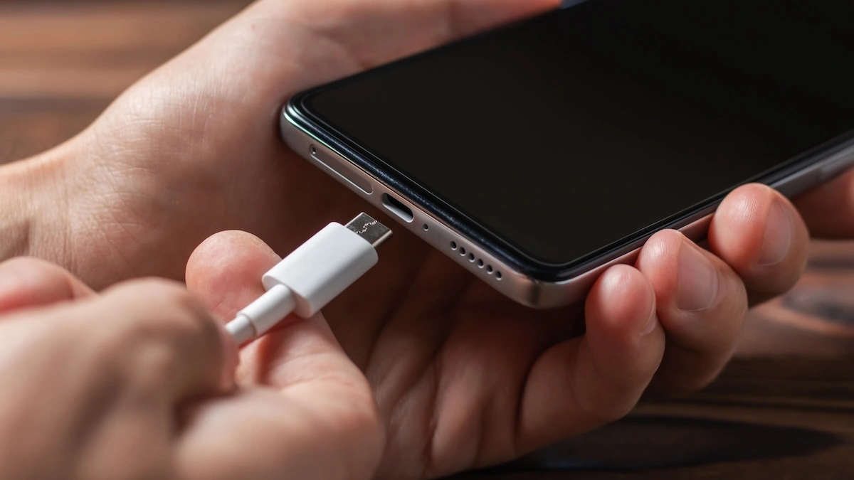 Sklep Google Play ostrzeże o aplikacjach zjadających baterię