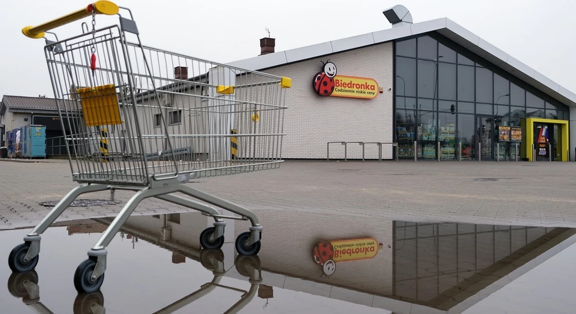 Image for Biedronka montuje nowe kamery. Prześwietli cię jeszcze przed kasą