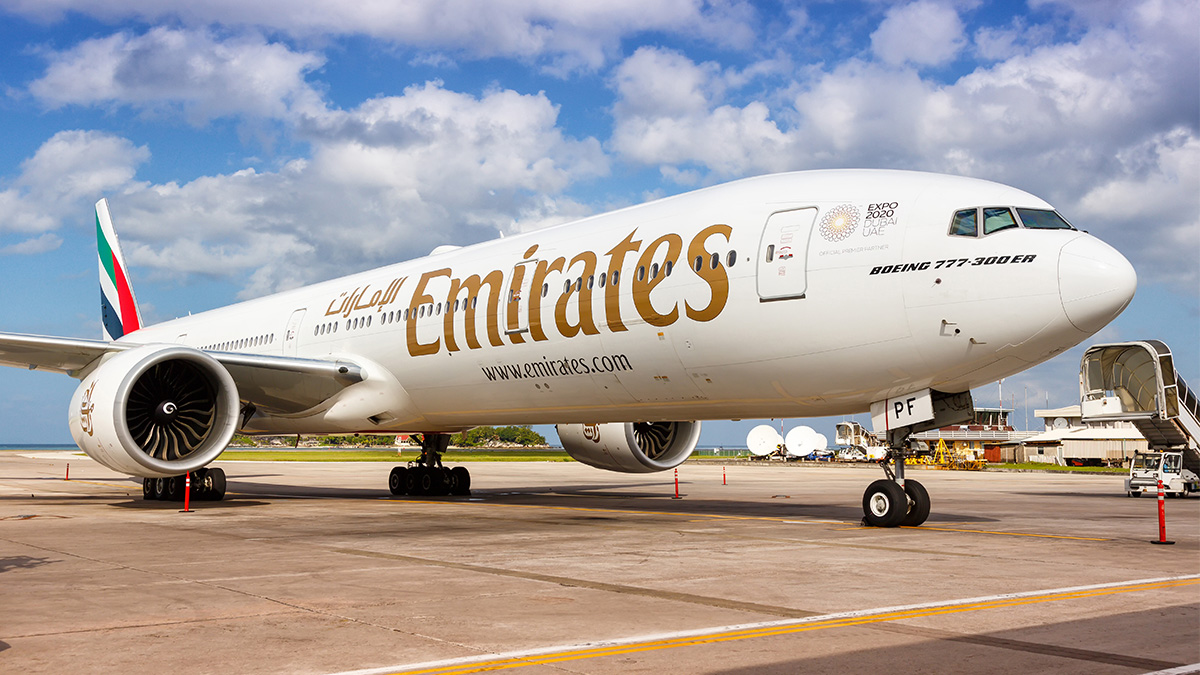 Emirates z darmowym Starlinkiem. Koniec "trybu samolotowego"