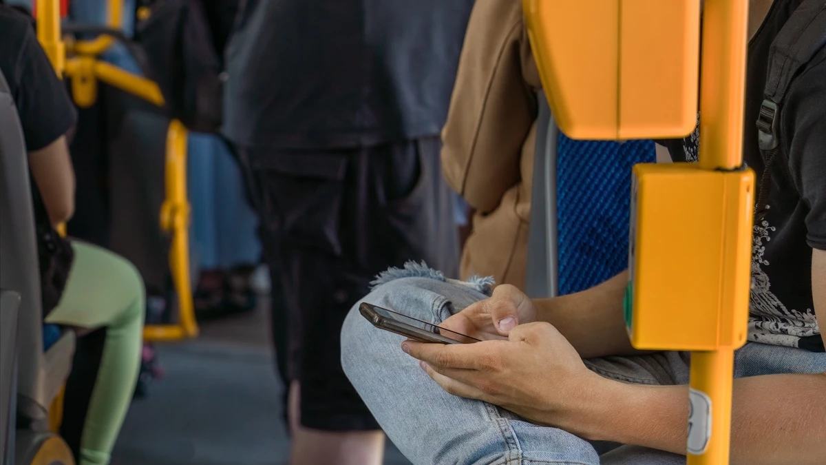 halas telefonow w komunikacji miejskiej