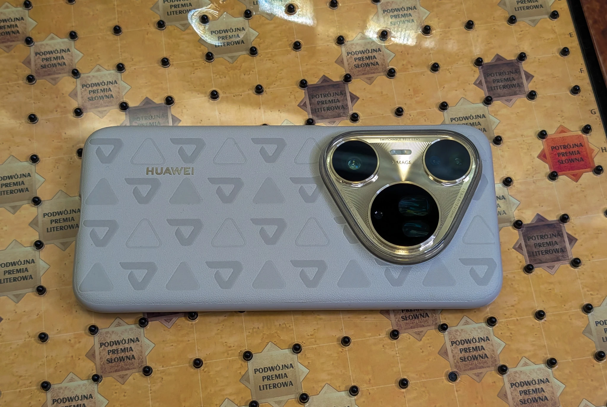 Miałem w ręku fotograficznego potwora. Nowy Huawei Pura 80 Ultra nie bierze jeńców