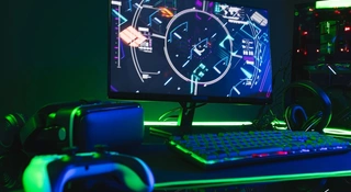 Jak wybrać idealne biurko gamingowe? Poradnik dla graczy