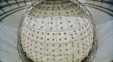 Kula, która widzi duchy. Neutrina podają pierwsze sekrety