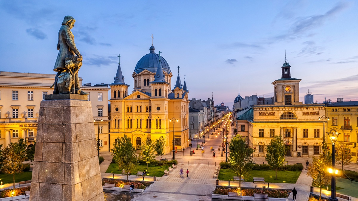 Tarcza drążąca tunel stoi, a ściany pękają. Jest tak źle, iż Łódź prosi o pomoc