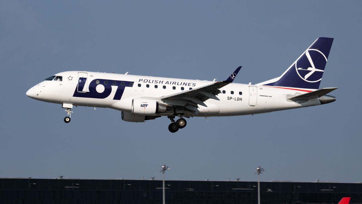 Samolot LOT wypadł z pasa startowego. Niezwykle groźna sytuacja