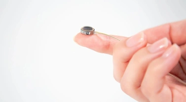 Neuralink ma groźnego rywala. Ten implant ma przywracać ludzki głos