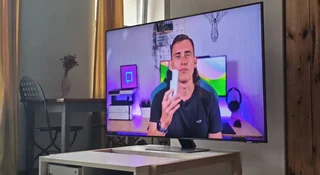 OLED, który skręca światło prądem i oszczędza energię