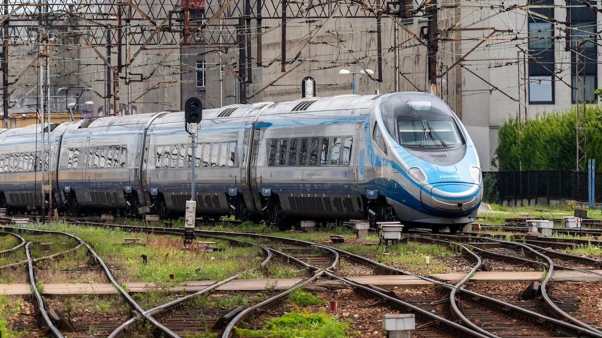 PKP Intercity klei pociągi. Wyjadą gąsienice, żebyście nie zostali na peronie