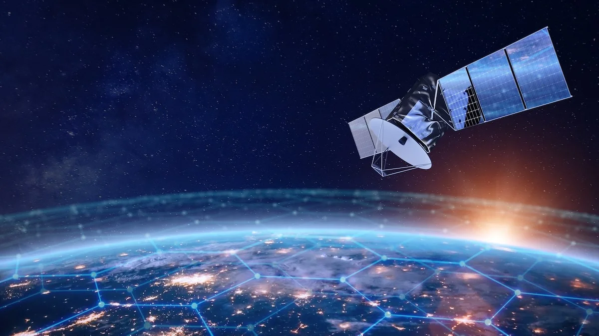 Tajne satelity przestały być tajne. Sprawa się rypła przez astronoma-amatora