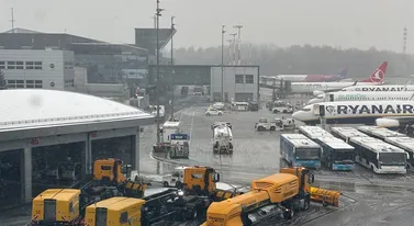 Lotnisko w Krakowie może zostać zamknięte na trzy miesiące. Pas startowy nie daje już rady