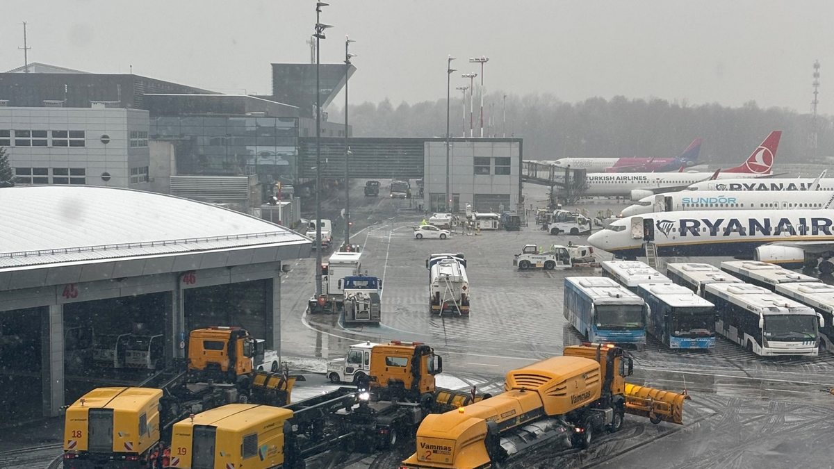 Lotnisko w Krakowie może zostać zamknięte na trzy miesiące. Pas startowy nie daje już rady