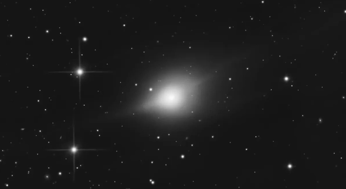 Image for Kometa 3I/Atlas otoczona tajemniczym rojem. Zagadki się mnożą