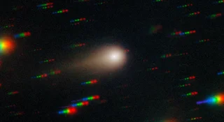 Kometa 3I/Atlas nie daje zasnąć naukowcom na całym świecie. Tymczasem Avi Loeb, kontrowersyjny i niezwykle barwny profesor astrofizyki z Uniwersytetu Harvarda, postanowił uporządkować nasze relacje z kosmicznymi gośćmi. Dla niektórych może to oznaczć rozczarowanie.