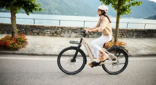 Nowoczesna Mobilność Premium: Zapomnij o korkach i zmęczeniu. Poznaj Liv Allure E+