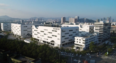 Widziałem, jak składają twój następny telefon. Honor pokazał mi kulisy produkcji