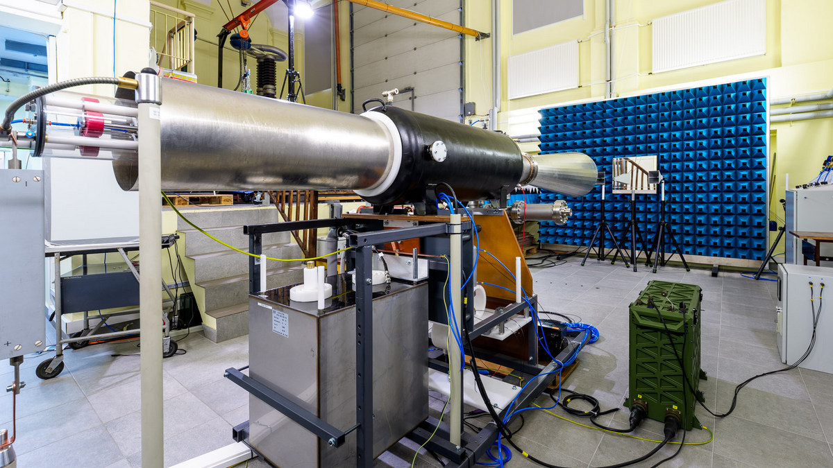 Polska pracuje nad bronią przyszłości, która usmaży drony. To będzie niewidzialna tarcza