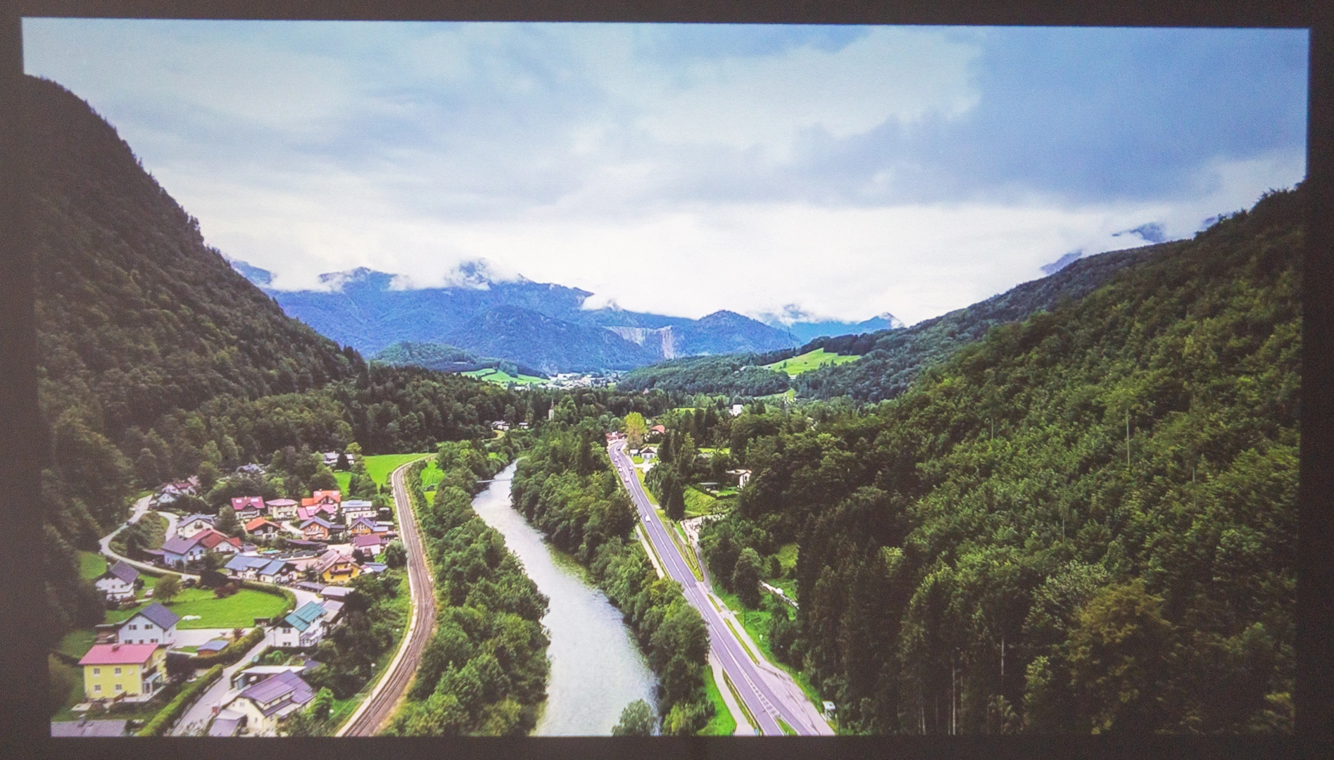 kadr wieczorem, ściana