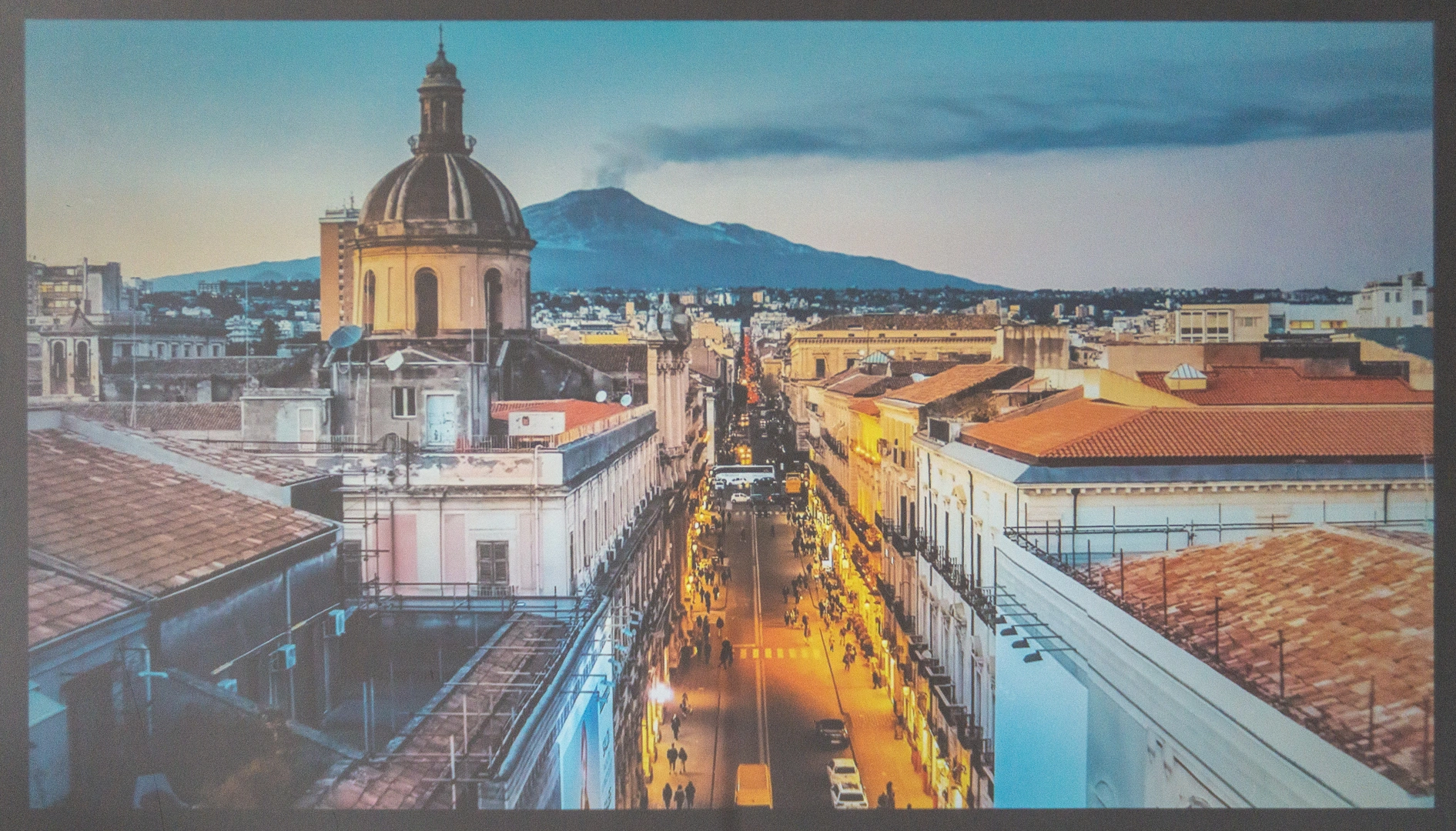 kadr za dnia, ściana