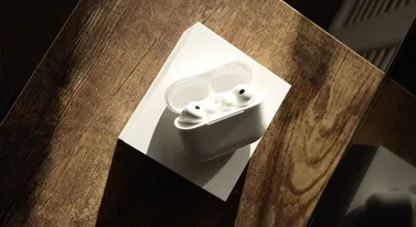 Apple ulepsza za darmo AirPodsy w Polsce. Funkcja, której brakowało