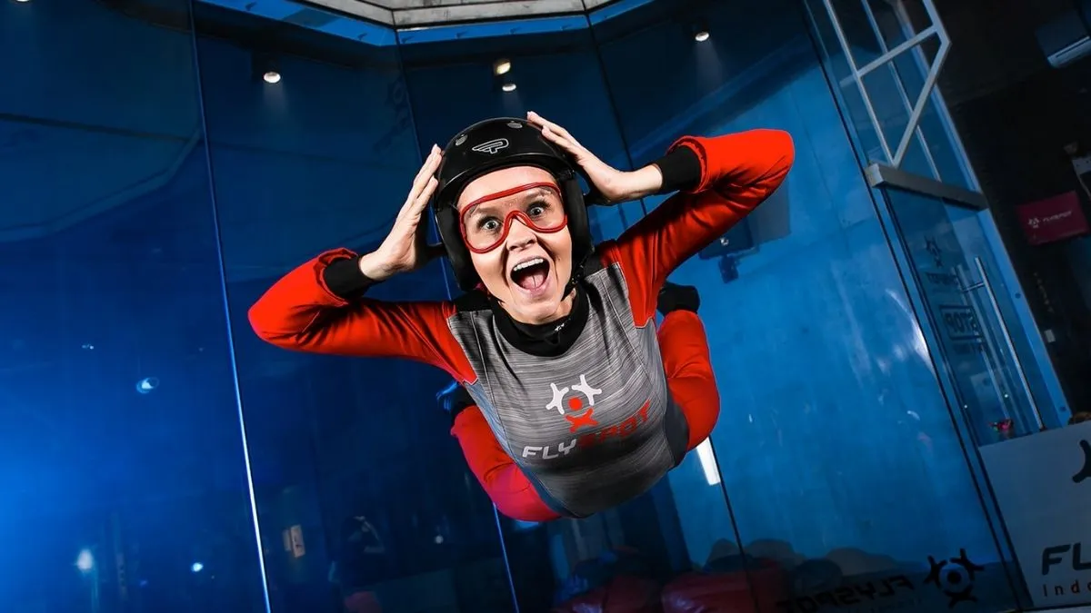 Jak działa tunel aerodynamiczny Flyspot? Nie bój się o latanie w pomieszczeniu