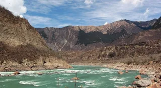 Rzeka życia czy bomba wodna? Himalaje na krawędzi