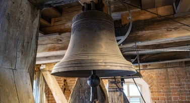 Ksiądz znalazł wymówkę, żeby hałasować w mieście. I pokazał, dlaczego mamy problem