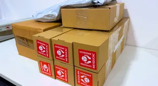 Kurier tylko zbliża czytnik i wszystko wiadomo