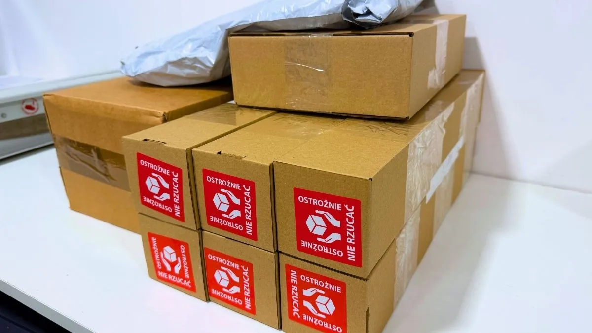 Kurier tylko zbliża czytnik i wszystko wiadomo