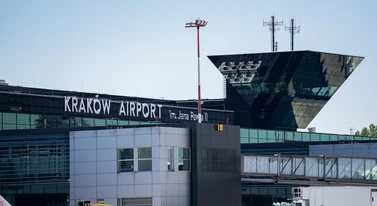 Mgła przepędziła samoloty w Krakowie. Obiecują, że w końcu coś z tym zrobią