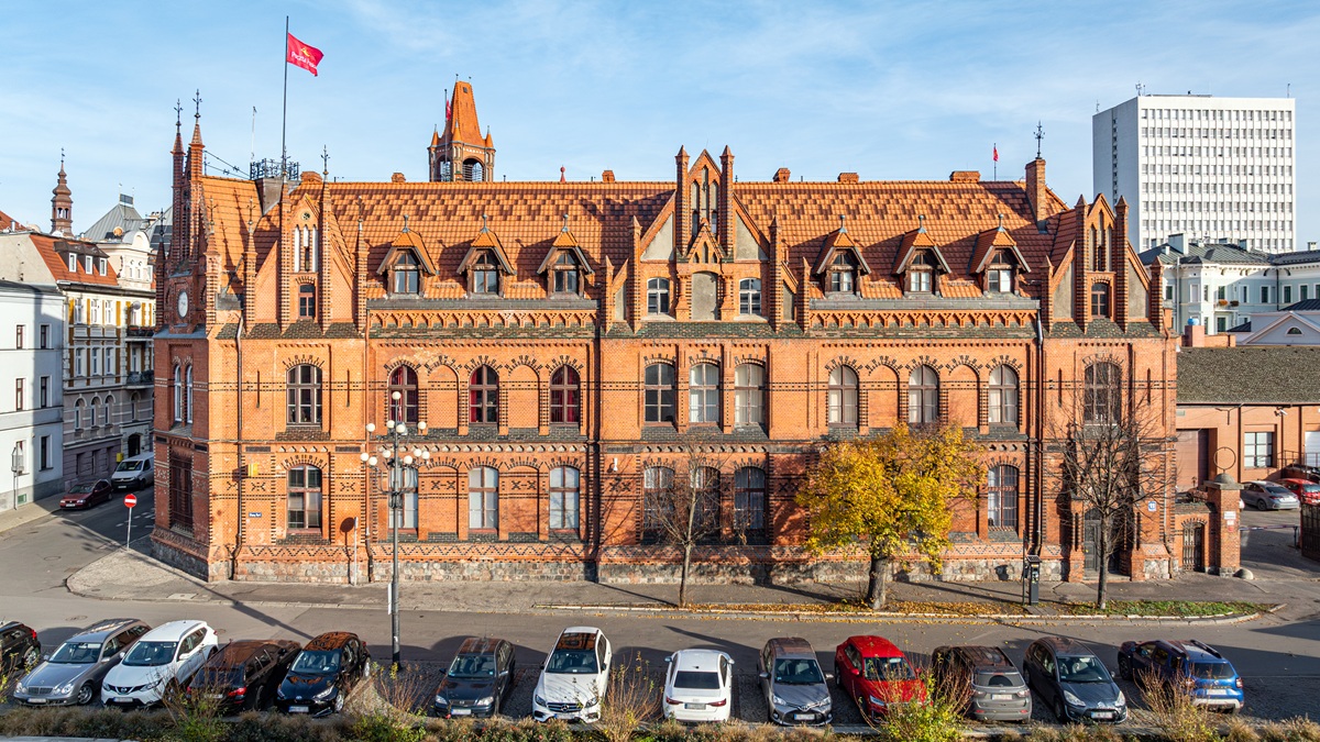 Poczta Polska ma plan na swoje pałace. Idzie w deweloperkę