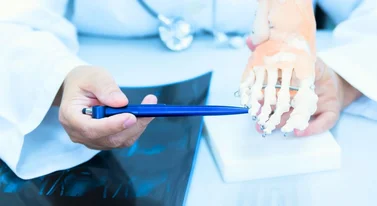 Będą drukować kości. Polacy uszyją implanty na miarę