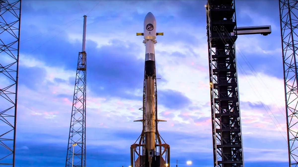 Wiewiórka, tajemnica i Falcon 9. Co wyniosła misja NROL-77?